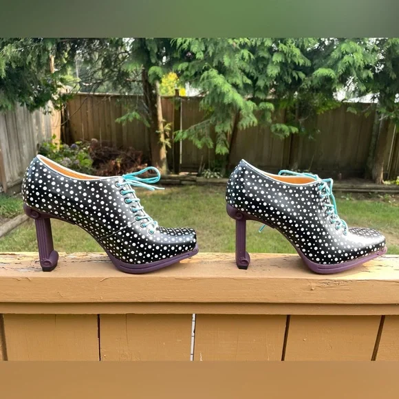 FLUEVOG - John Fluevog shoes bought at the original store in Vancouver, BC. - Picture 9 of 10